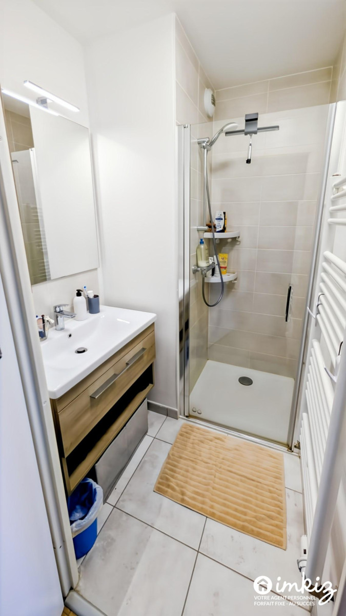 
                                                Vente
                                                 Bel appartement T4 récent Bordeaux Bastide