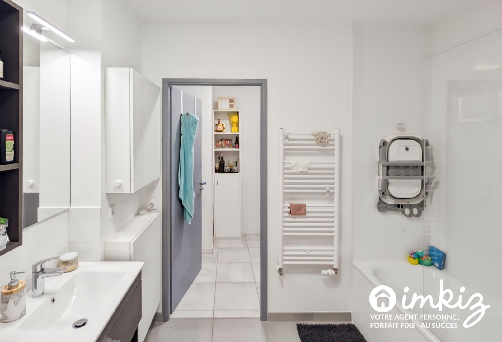 
                                                Vente
                                                 Bel appartement T4 récent Bordeaux Bastide