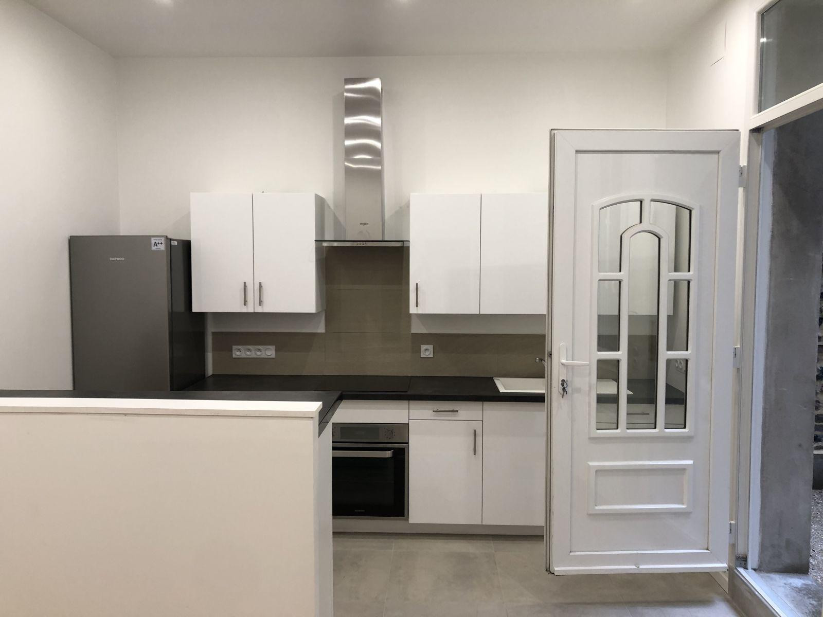 
                                                Location
                                                 Bel appartement traversant de 29 m²