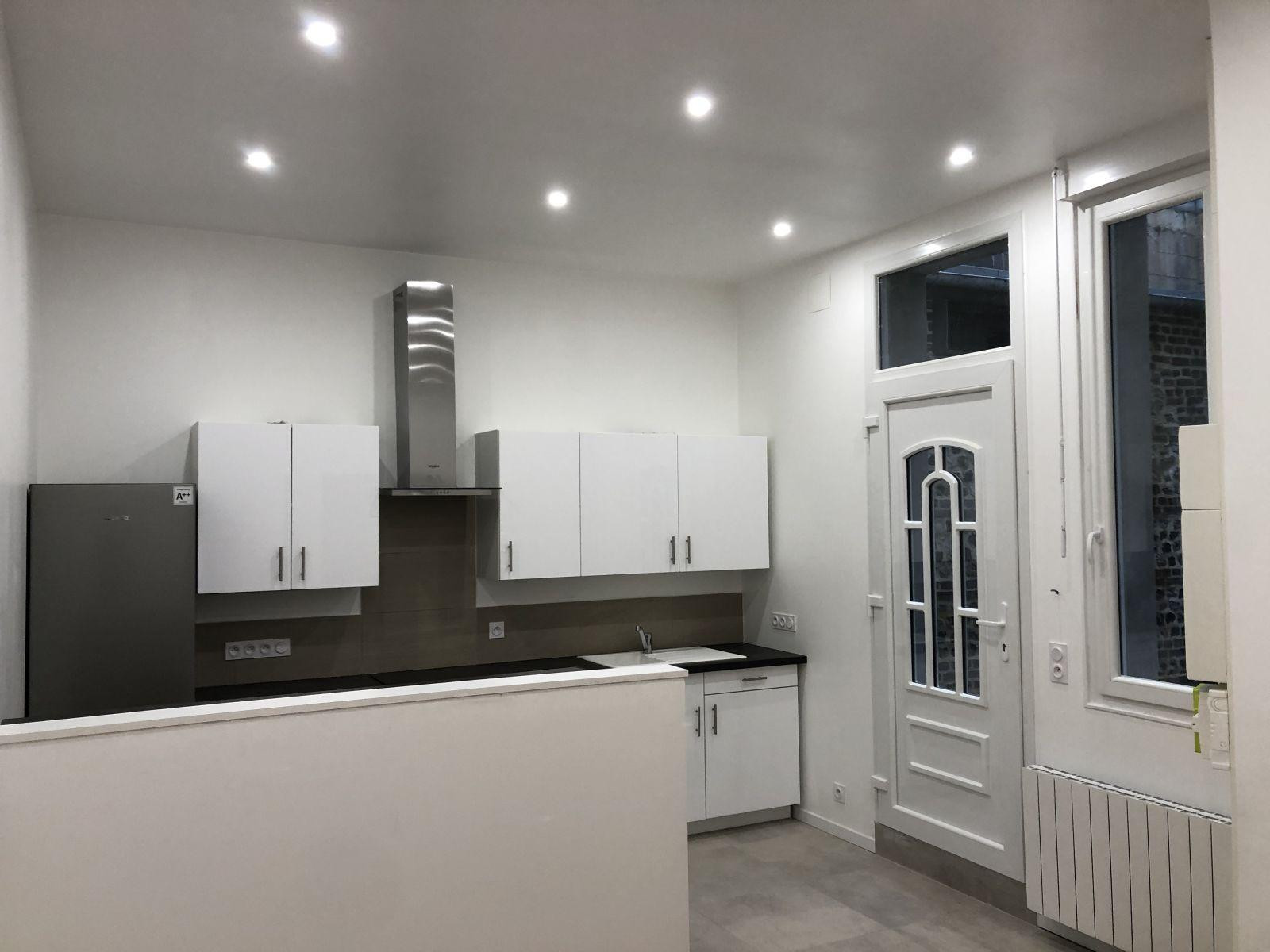 
                                                Location
                                                 Bel appartement traversant de 29 m²