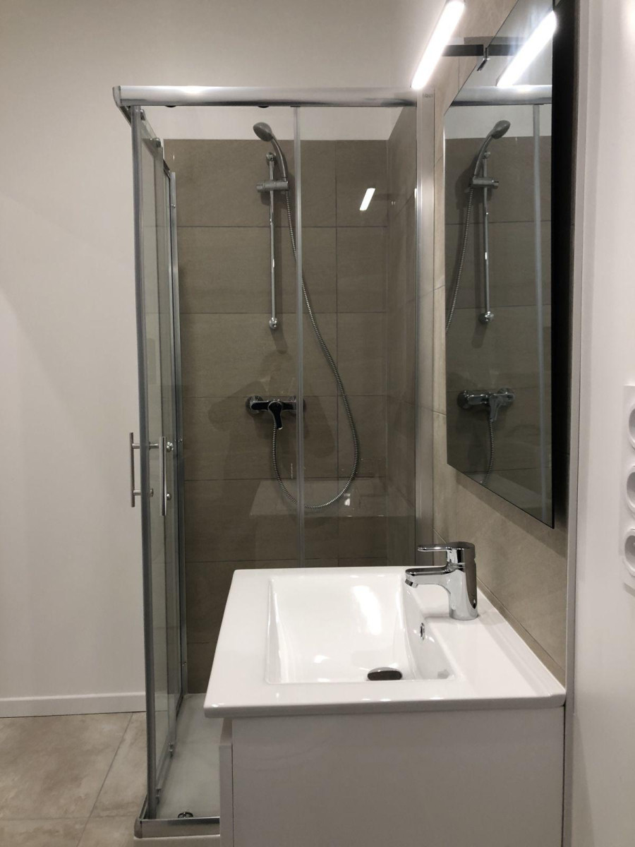 
                                                Location
                                                 Bel appartement traversant de 29 m²