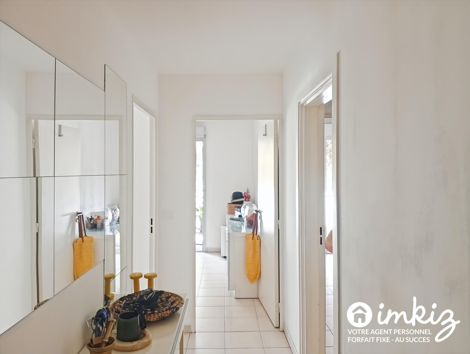 
                                                Vente
                                                 Bel appartement traversant, deux exterieurs