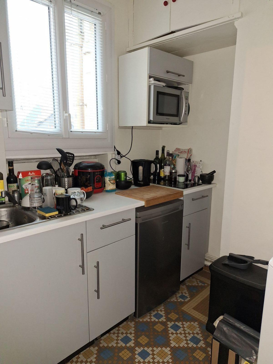 
                                                Location
                                                 Bel appartement très clair