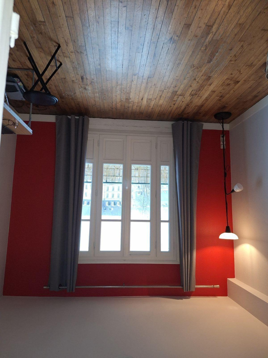 
                                                Location
                                                 Bel appartement très clair