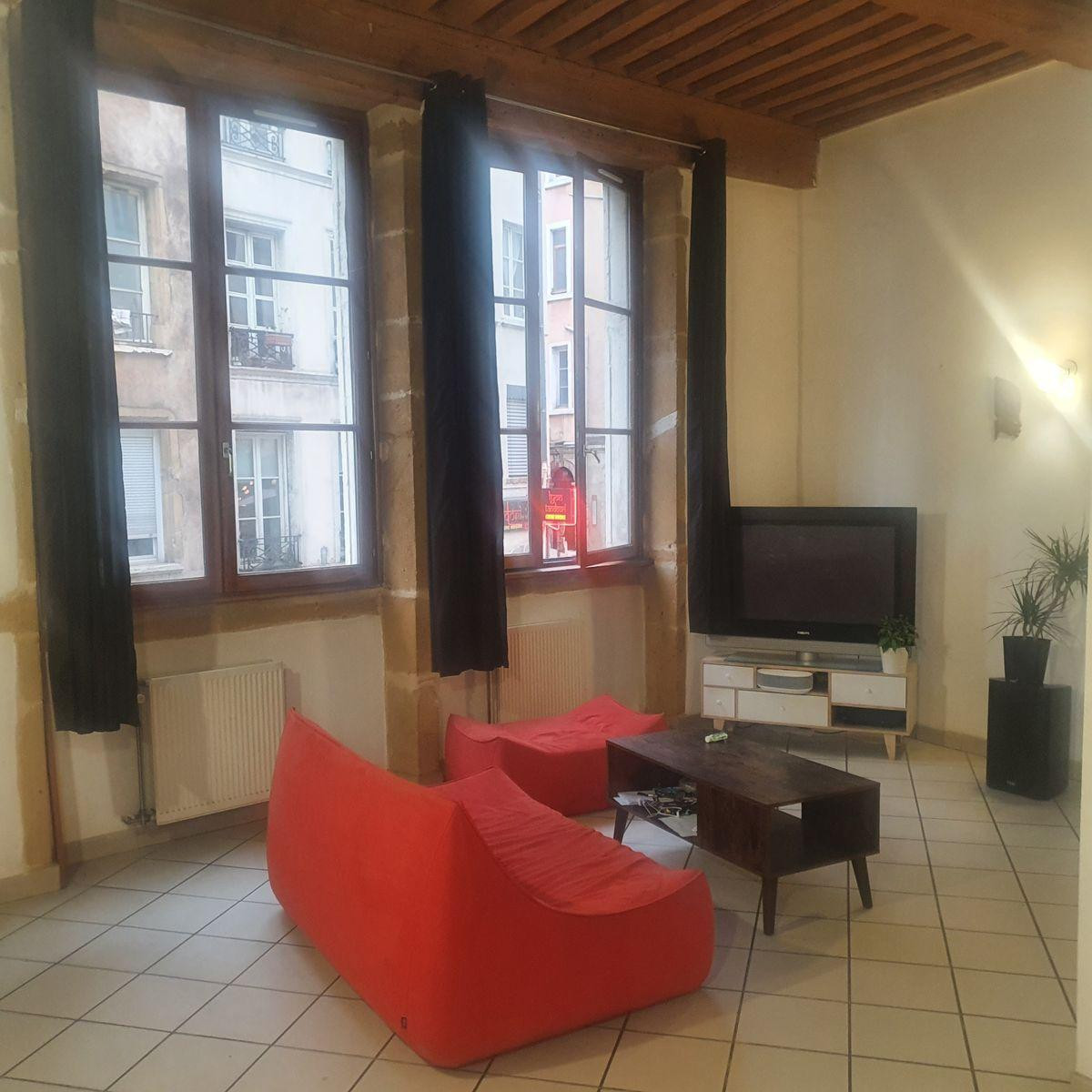 
                                                Location
                                                 Bel appartement type Canut