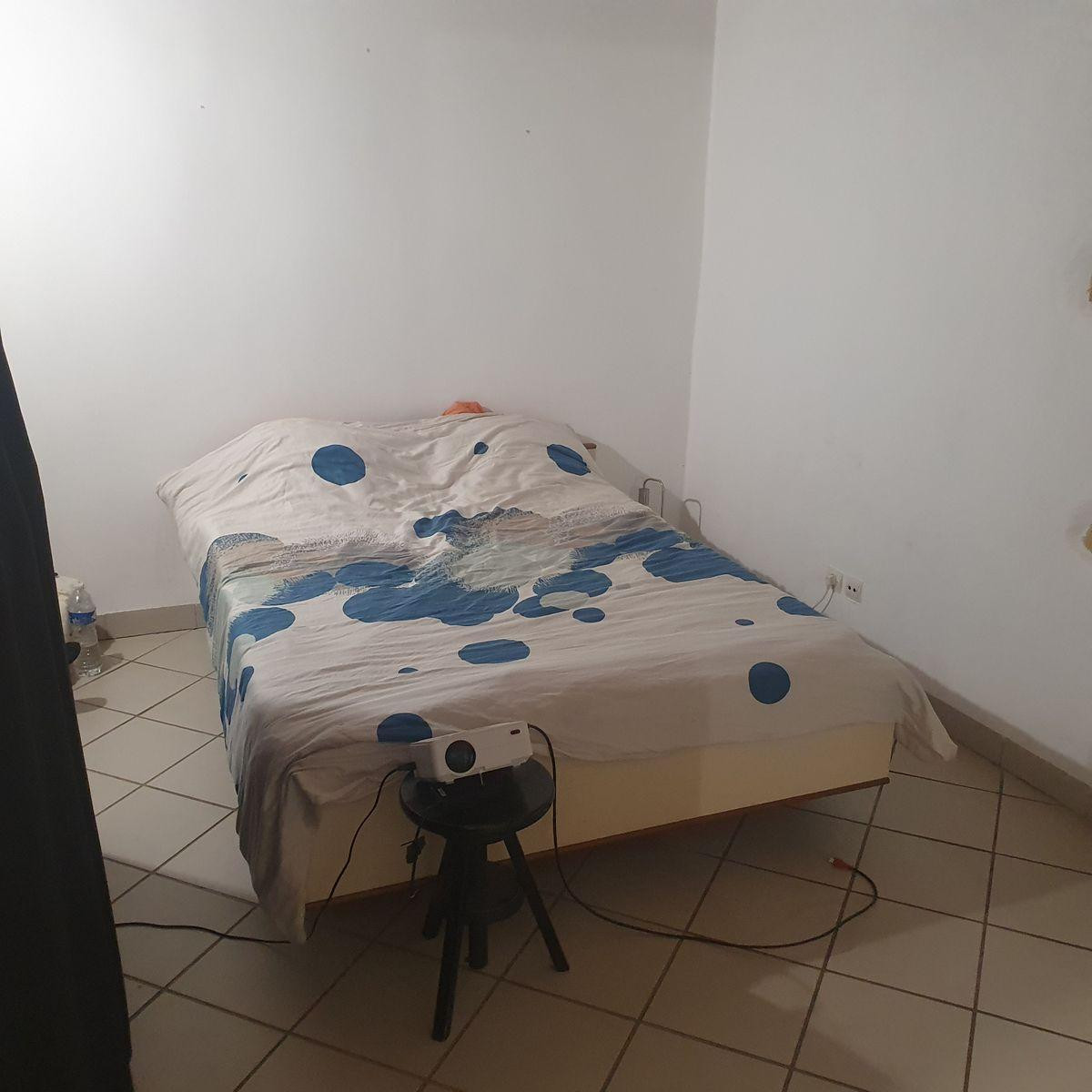 
                                                Location
                                                 Bel appartement type Canut