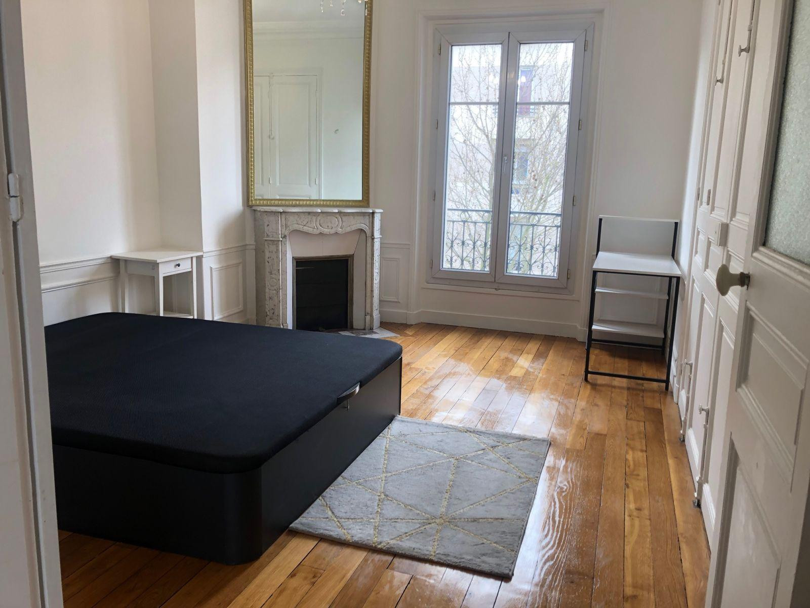 
                                                Location
                                                 Bel appartement type Haussmannien