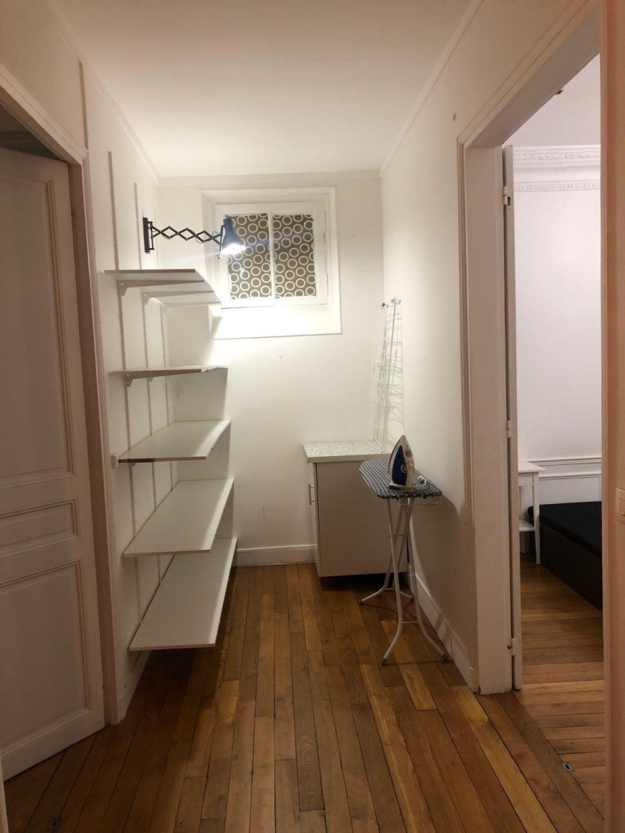 
                                                Location
                                                 Bel appartement type Haussmannien