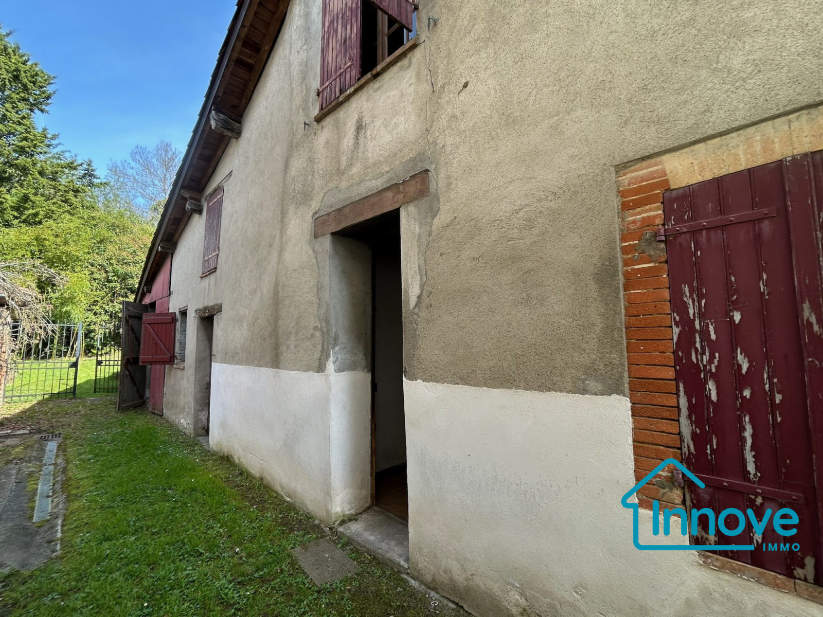 
                                                Vente
                                                 Bel ensemble immobilier à rénover