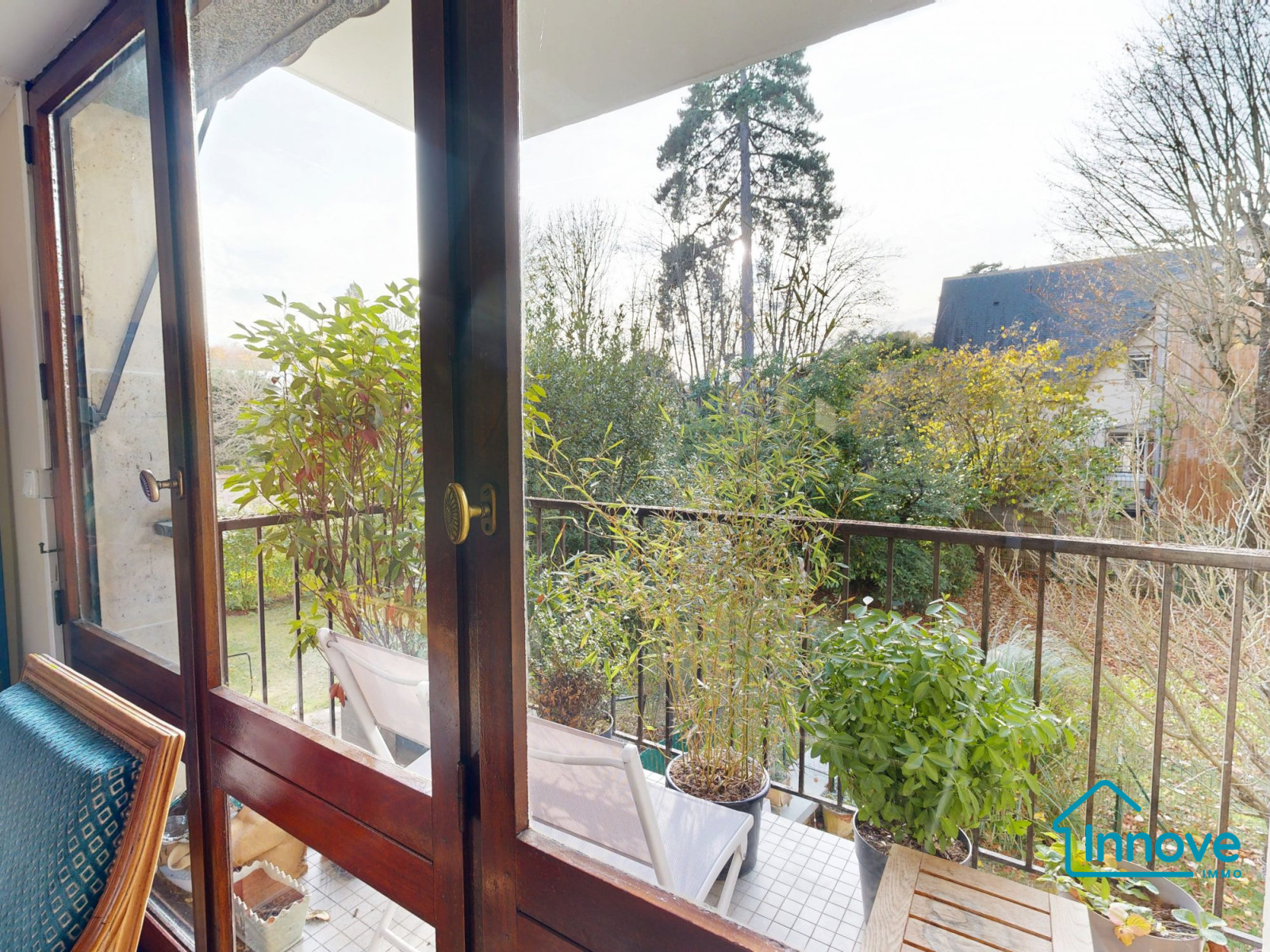 
                                                Vente
                                                 Bel espace de vie dans résidence recherchée sur Ville D'Avray