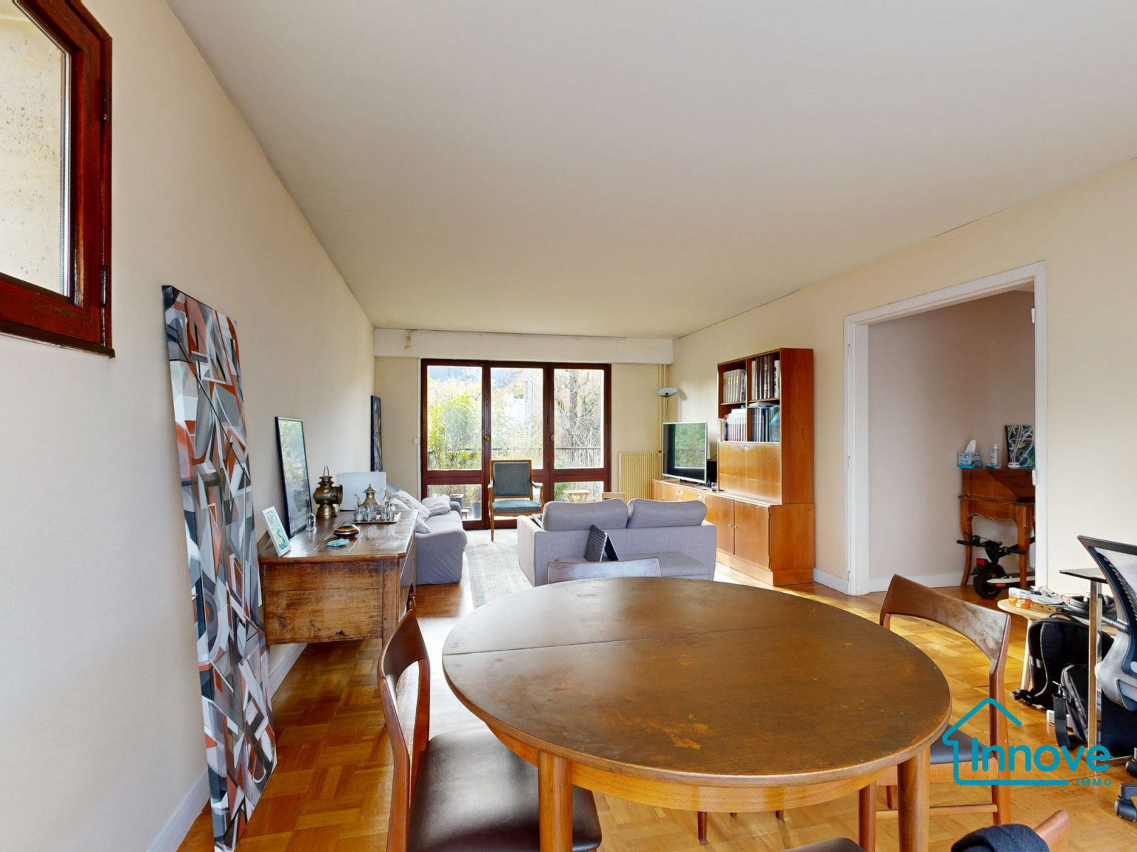 
                                                Vente
                                                 Bel espace de vie dans résidence recherchée sur Ville D'Avray