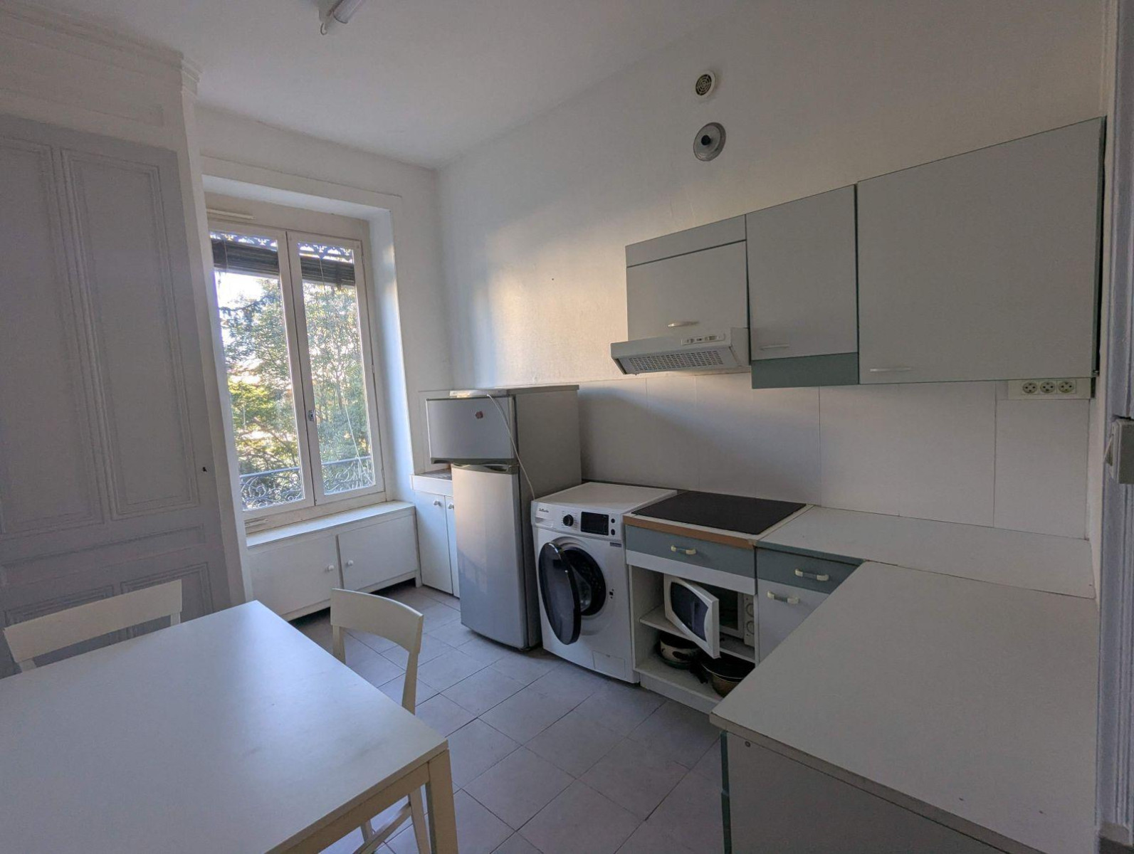 
                                                Location
                                                 Bel F2+alcove, tram T3  Lyon 3 Montchat parc Bazin