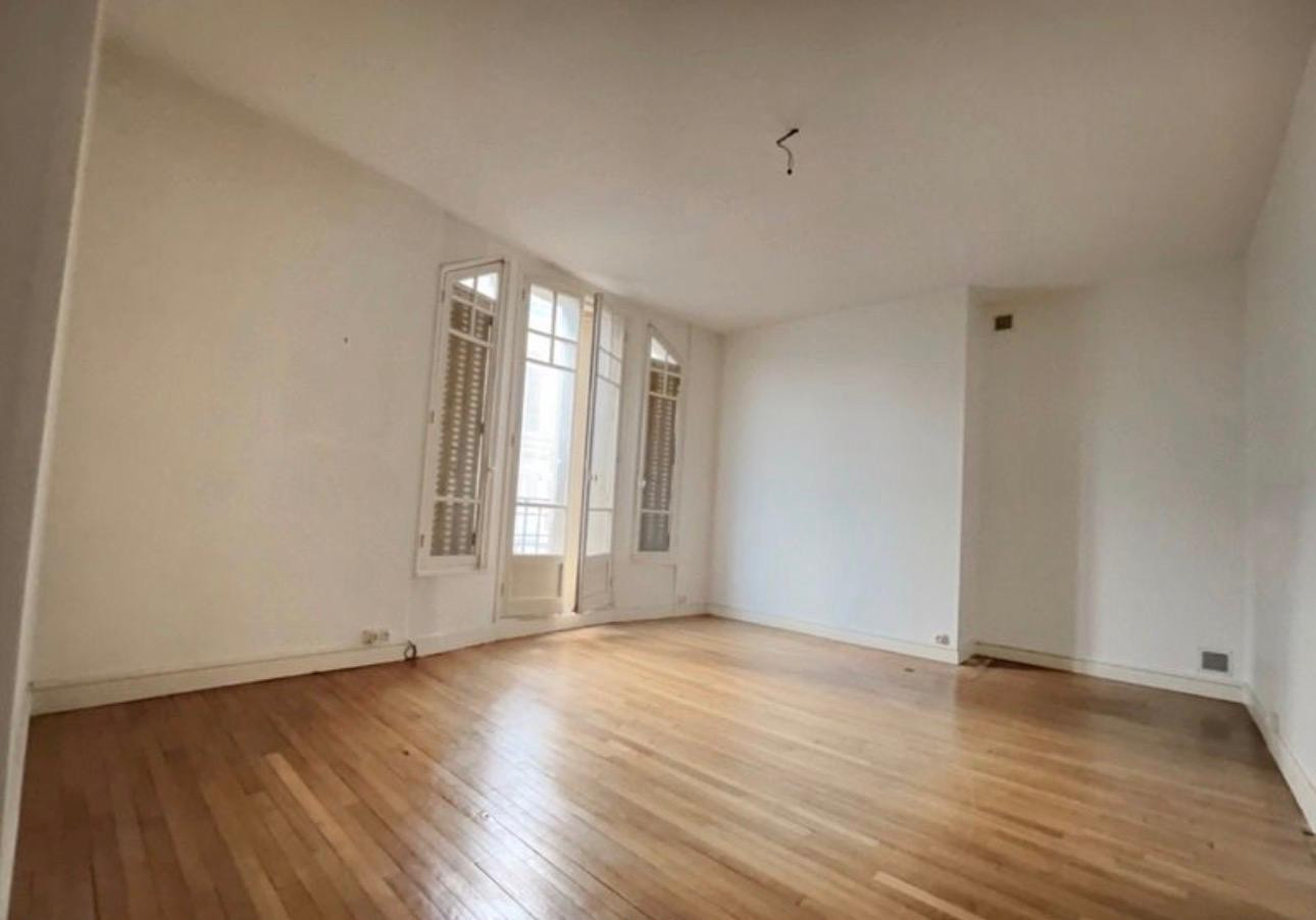 
                                                Location
                                                 Belle appartement pour 3 professionnels libéraux