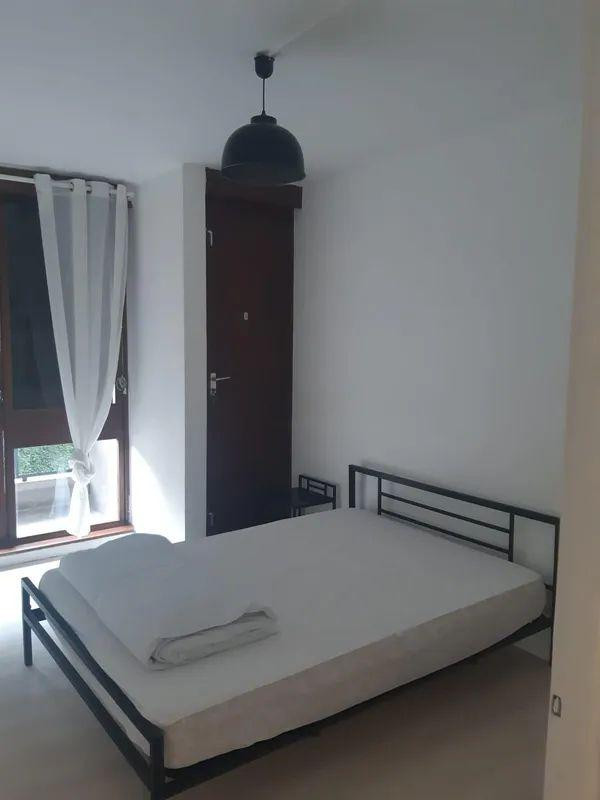 
                                                Colocation
                                                 Belle chambre 10m² dans coloc meublée 85m²