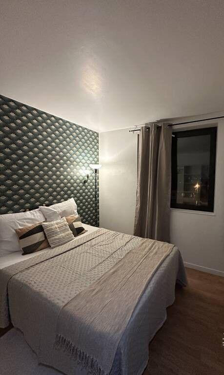 
                                                Colocation
                                                 Belle chambre 12m² dans une coloc meublée rénovée