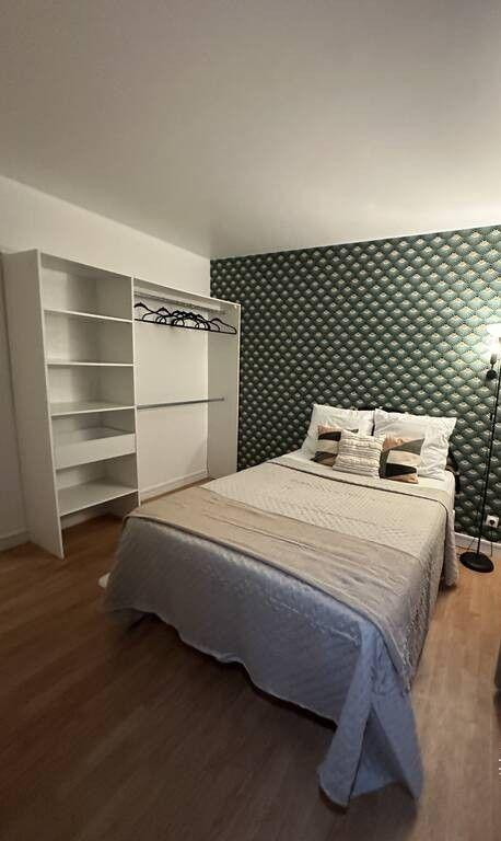 
                                                Colocation
                                                 Belle chambre 12m² dans une coloc meublée rénovée