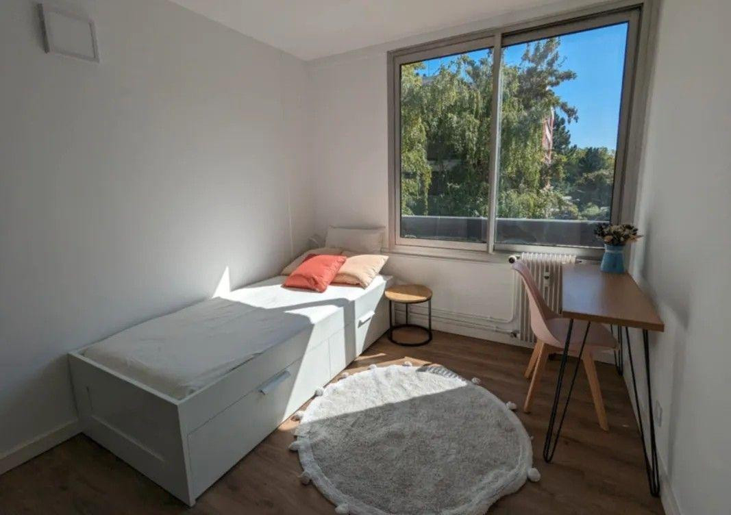 
                                                Colocation
                                                 Belle chambre 12m² dispo dans coloc 69m²