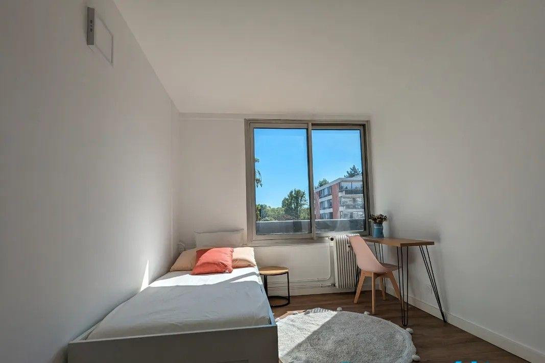 
                                                Colocation
                                                 Belle chambre 12m² dispo dans coloc 69m²