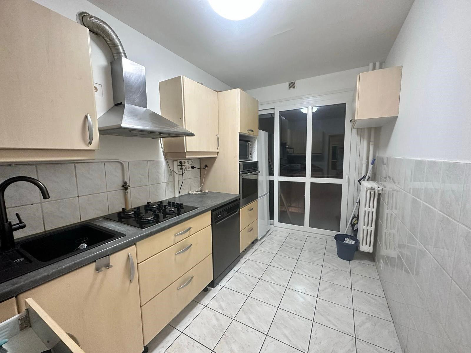 
                                                Colocation
                                                 Belle chambre avec balcon dans une coloc 86m²