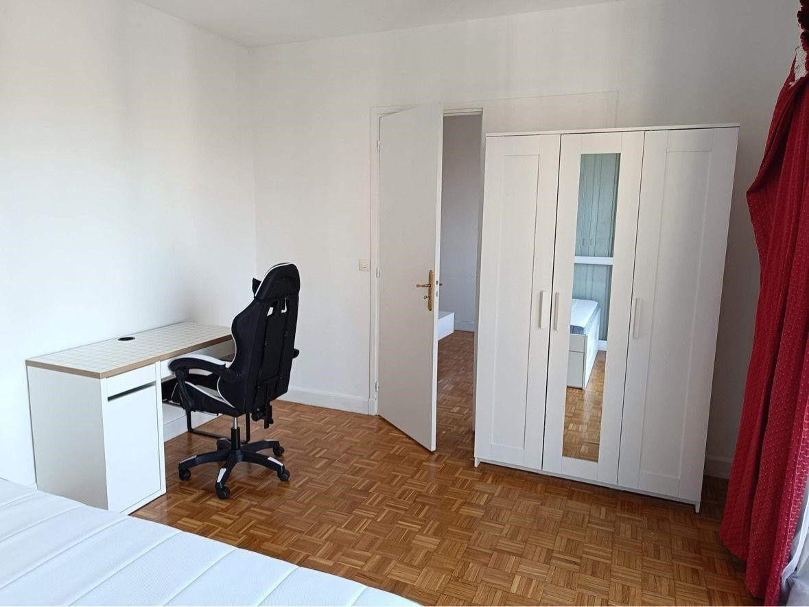 
                                                Colocation
                                                 Belle chambre avec balcon dans une coloc 86m²