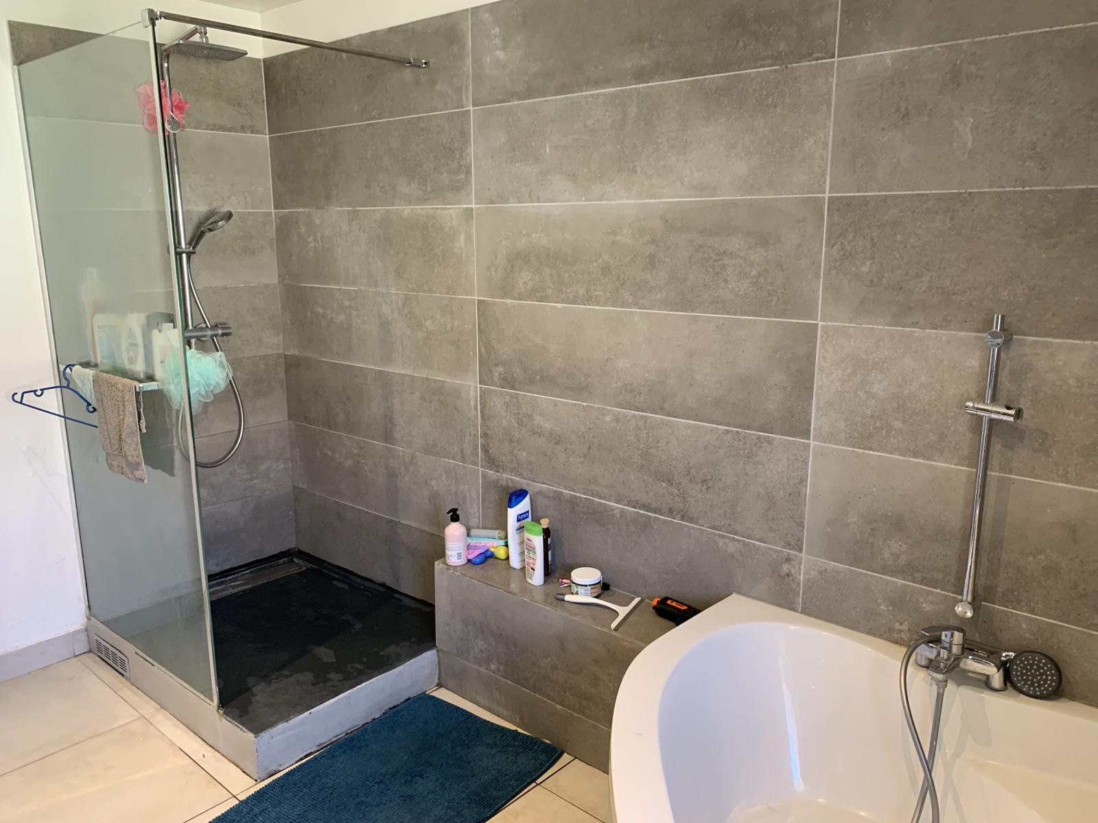 
                                                Colocation
                                                 BELLE CHAMBRE AVEC SALLE DE BAIN PRIVATIVE