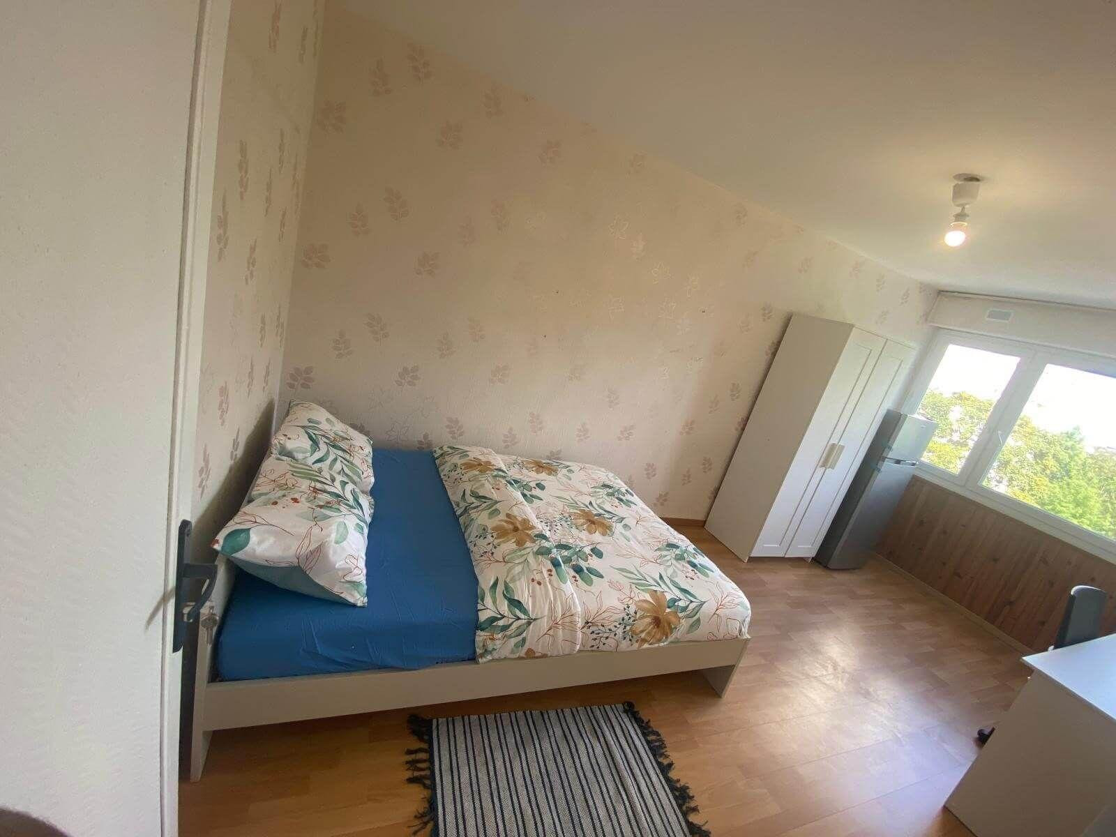 
                                                Colocation
                                                 Belle chambre dans coloc 105m² à Melun