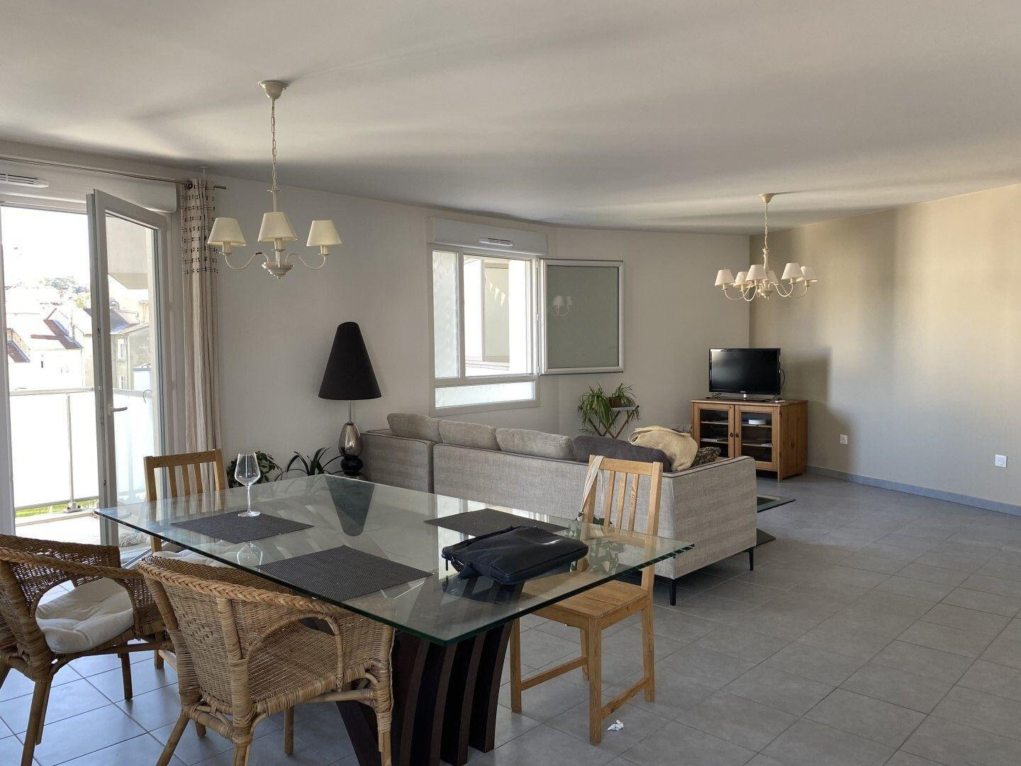 
                                                Colocation
                                                 Belle chambre dans coloc 107m² neuve et meublée