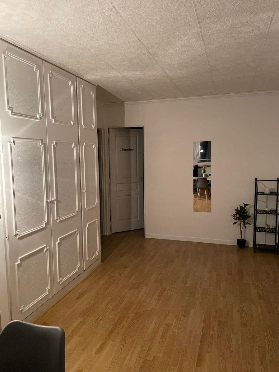 
                                                Colocation
                                                 Belle chambre dans coloc 68m² rénovée