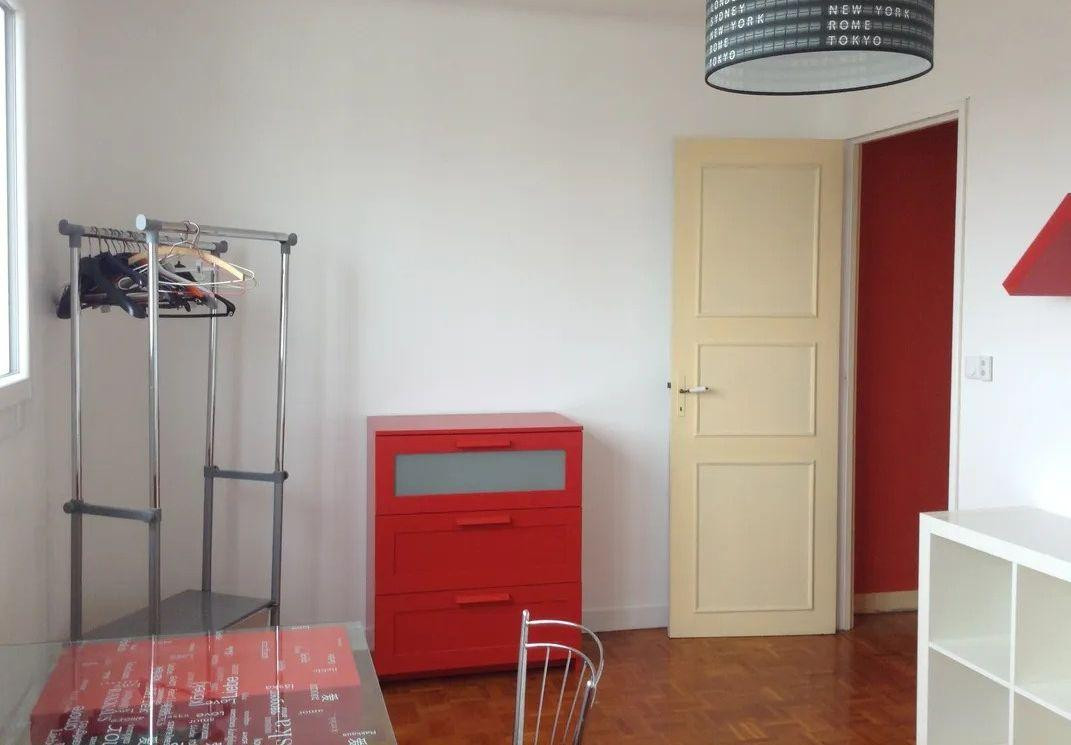 
                                                Colocation
                                                 Belle chambre dans coloc 78m²