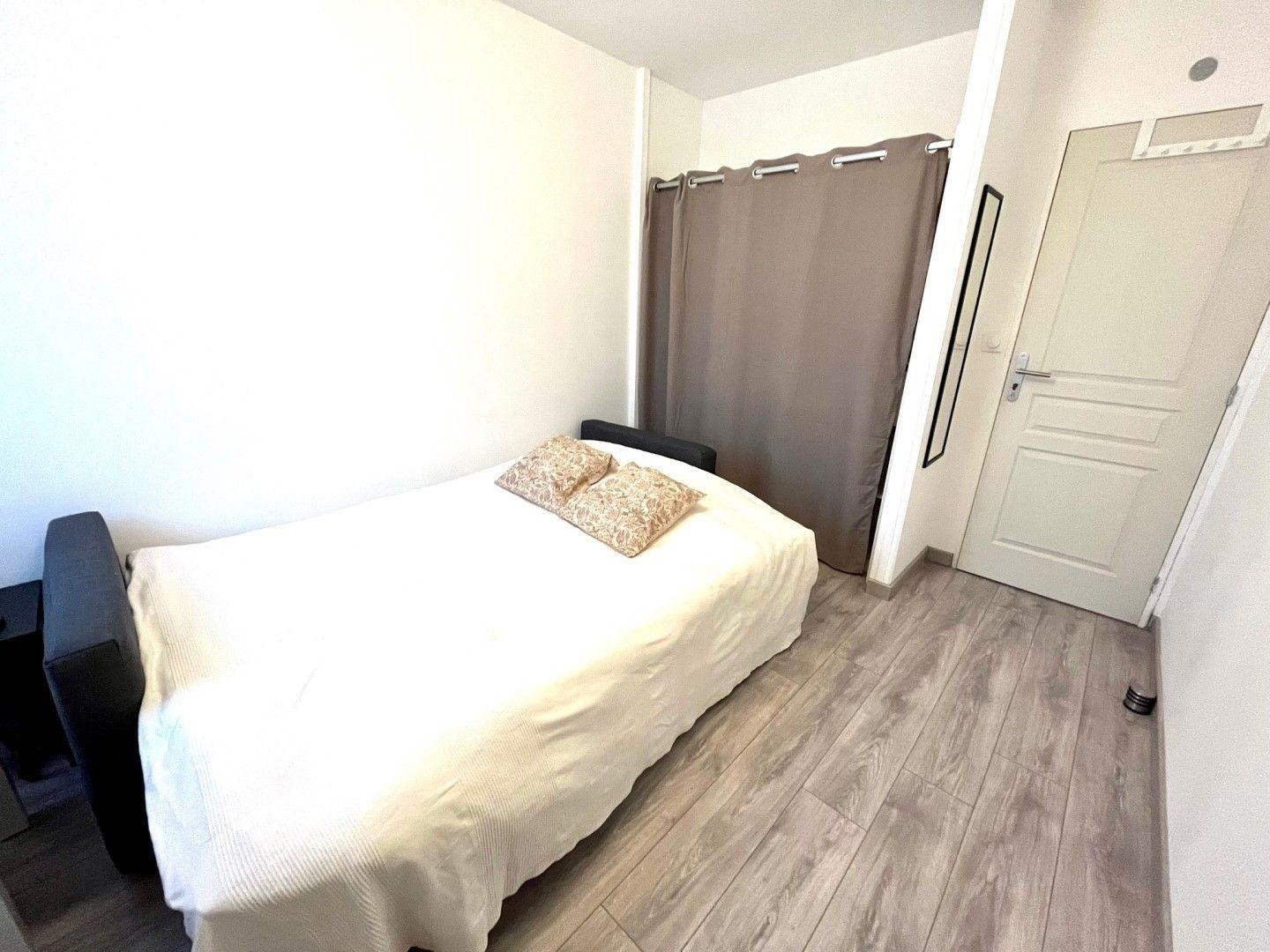 
                                                Colocation
                                                 Belle chambre dans coloc 85m² entièrement rénovée