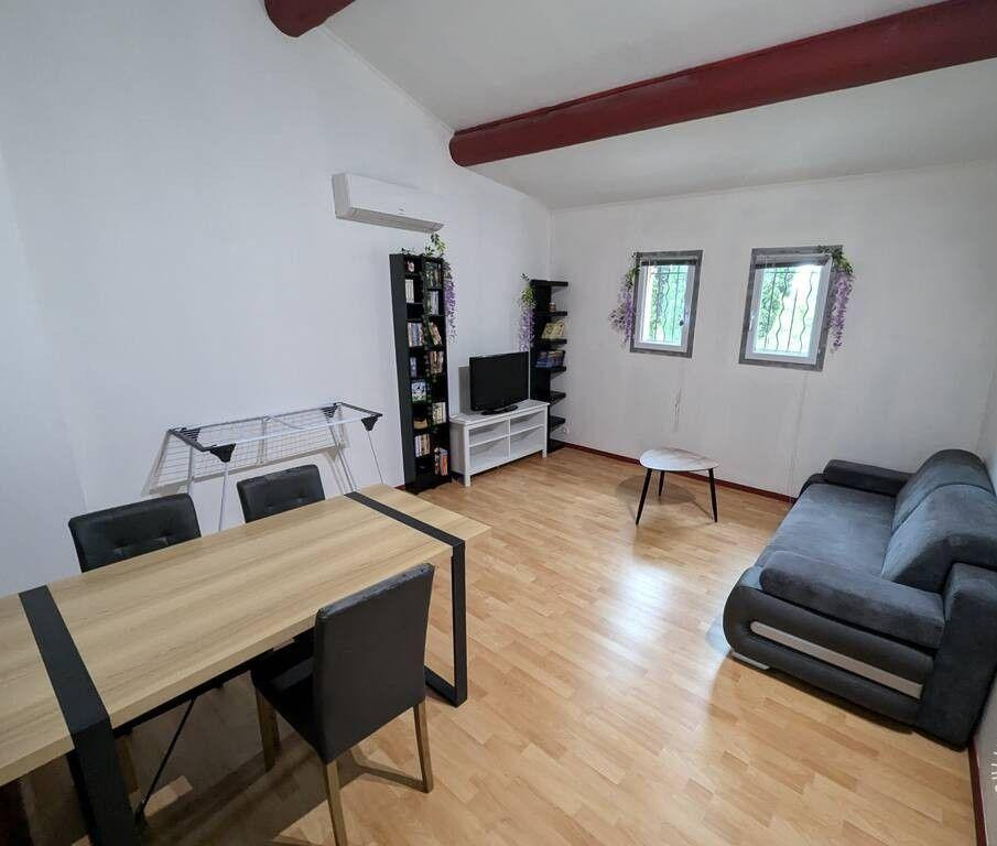 
                                                Colocation
                                                 Belle chambre dans coloc sur la route d'Eguilles