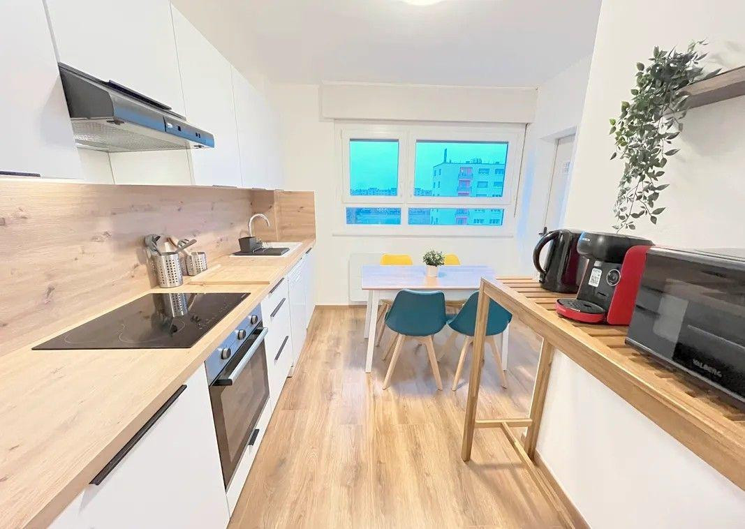 
                                                Colocation
                                                 Belle chambre dans grande coloc 110m² rénovée