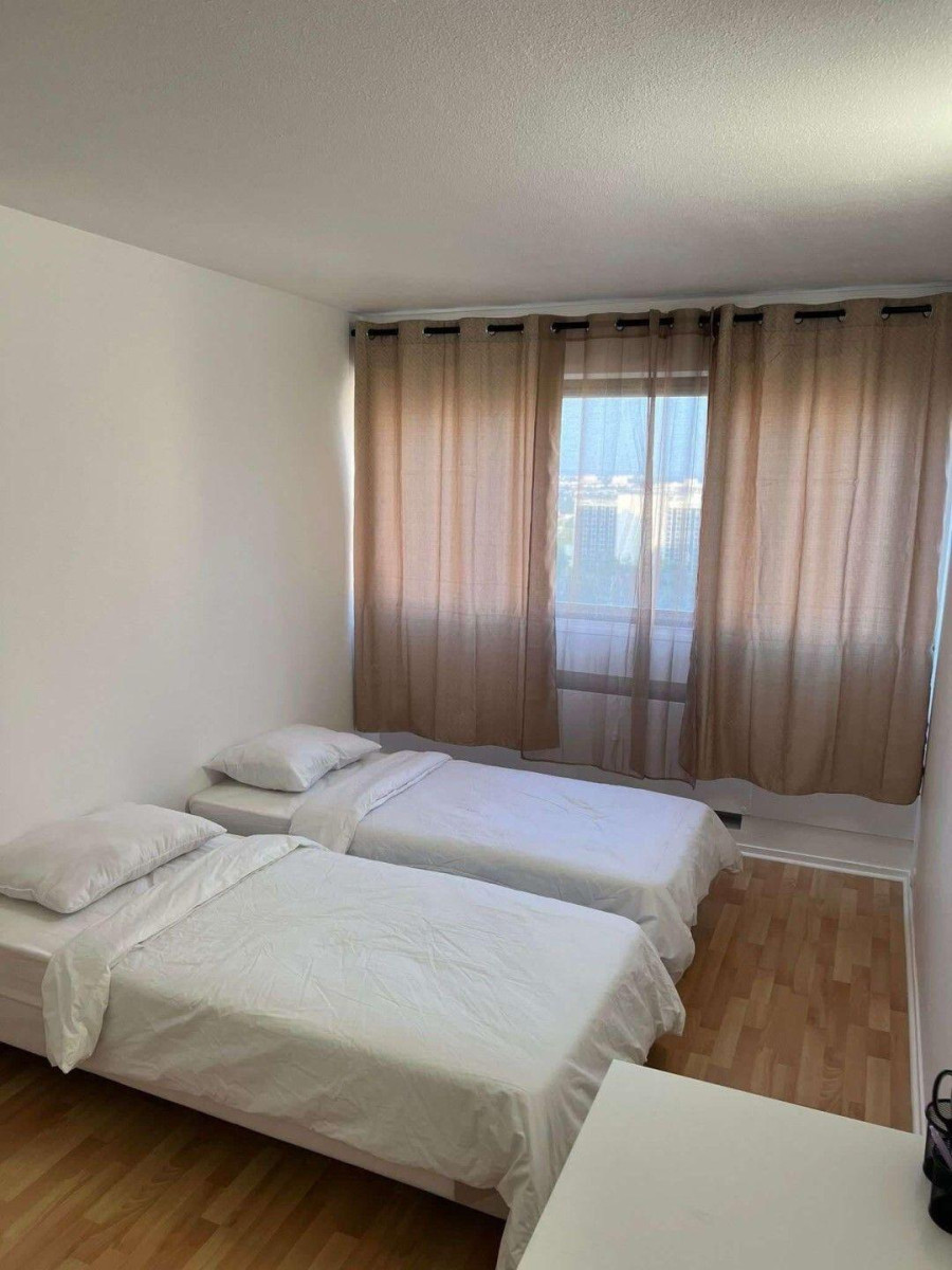 
                                                Colocation
                                                 Belle chambre dans grande coloc meublée 90m²