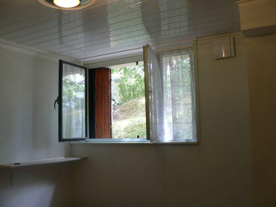 
                                                Location
                                                 Belle chambre d'étudiant meublée 11m²