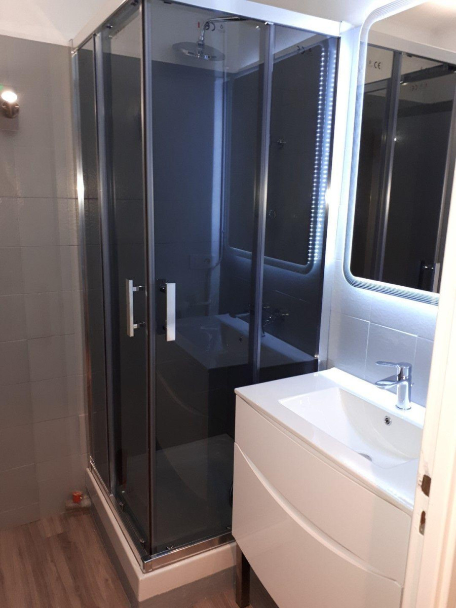 
                                                Colocation
                                                 Belle chambre dispo dans coloc 70m² tout compris