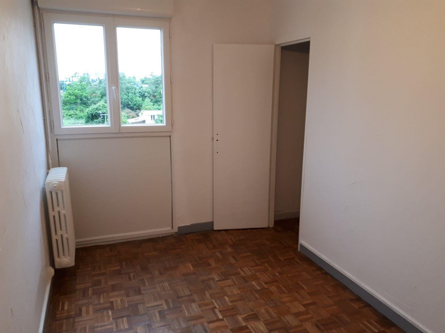 
                                                Colocation
                                                 Belle chambre dispo dans coloc 70m² tout compris