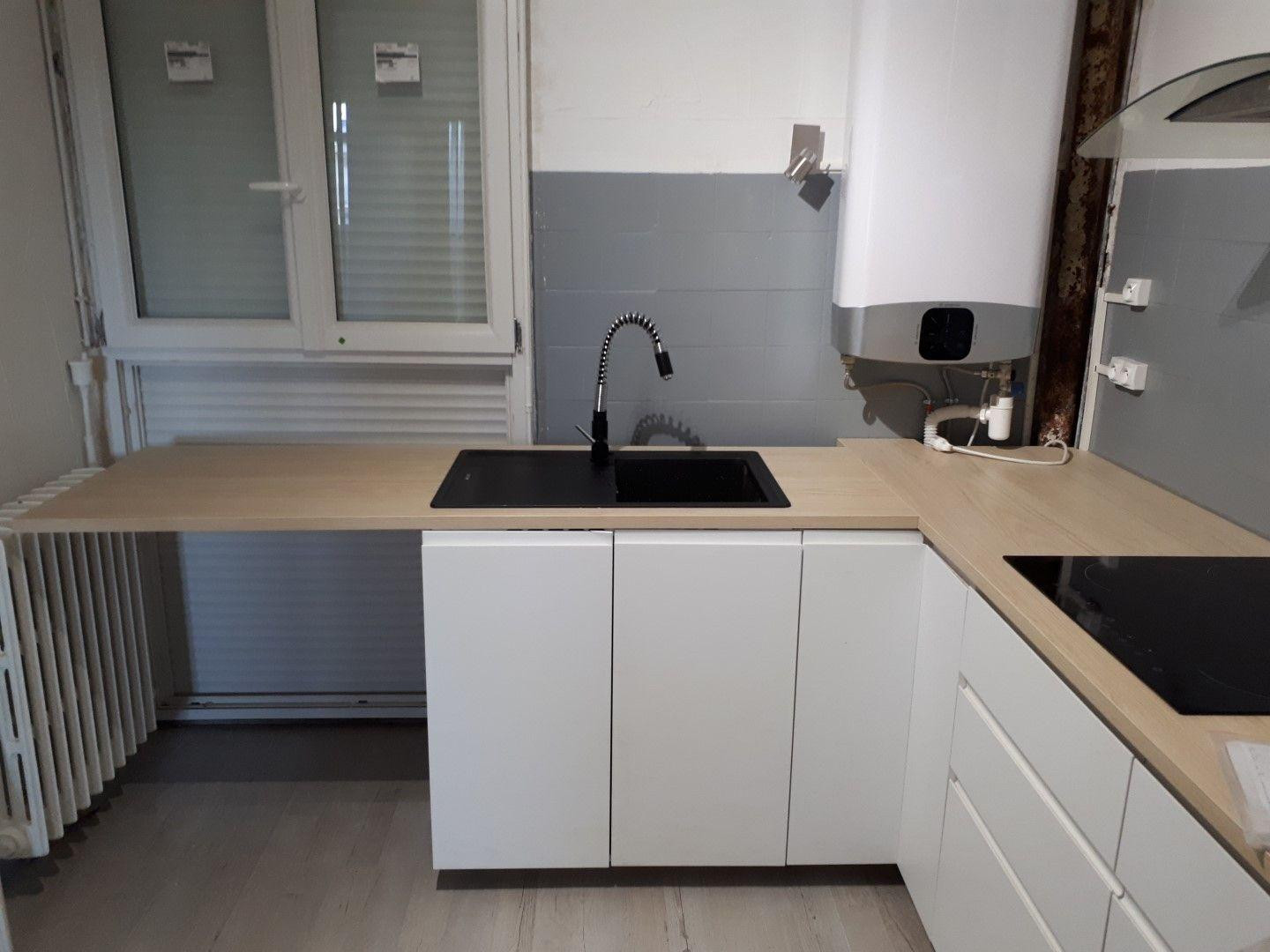 
                                                Colocation
                                                 Belle chambre dispo dans coloc 70m² tout compris