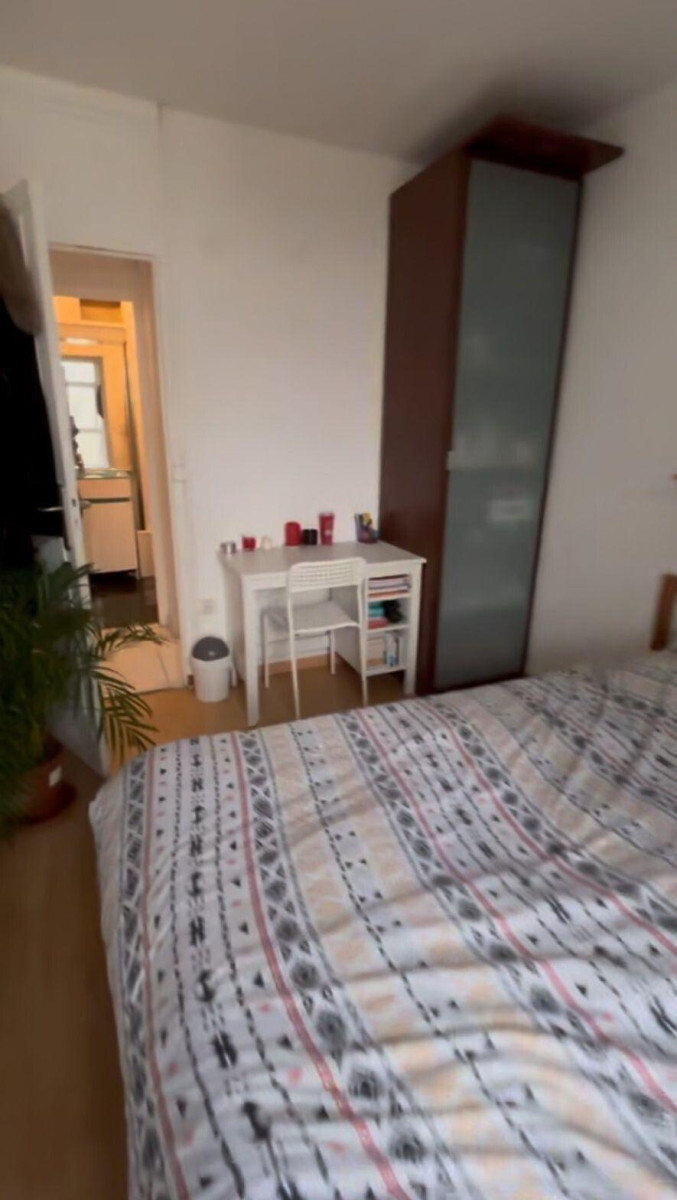 
                                                Colocation
                                                 Belle chambre dispo dans coloc 80m²