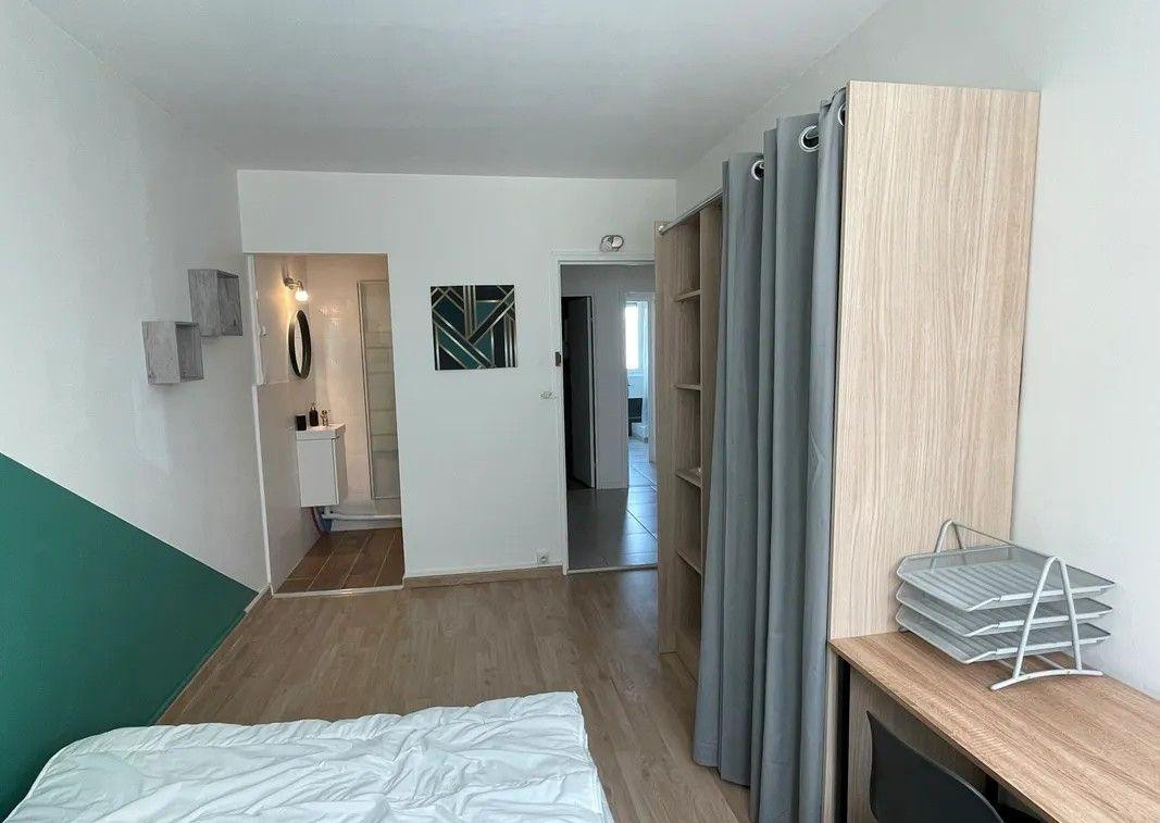 
                                                Colocation
                                                 Belle chambre dispo dans coloc de filles 110m²