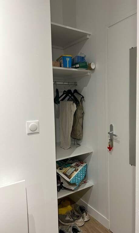 
                                                Colocation
                                                 Belle chambre dispo dans maison de ville en coloc