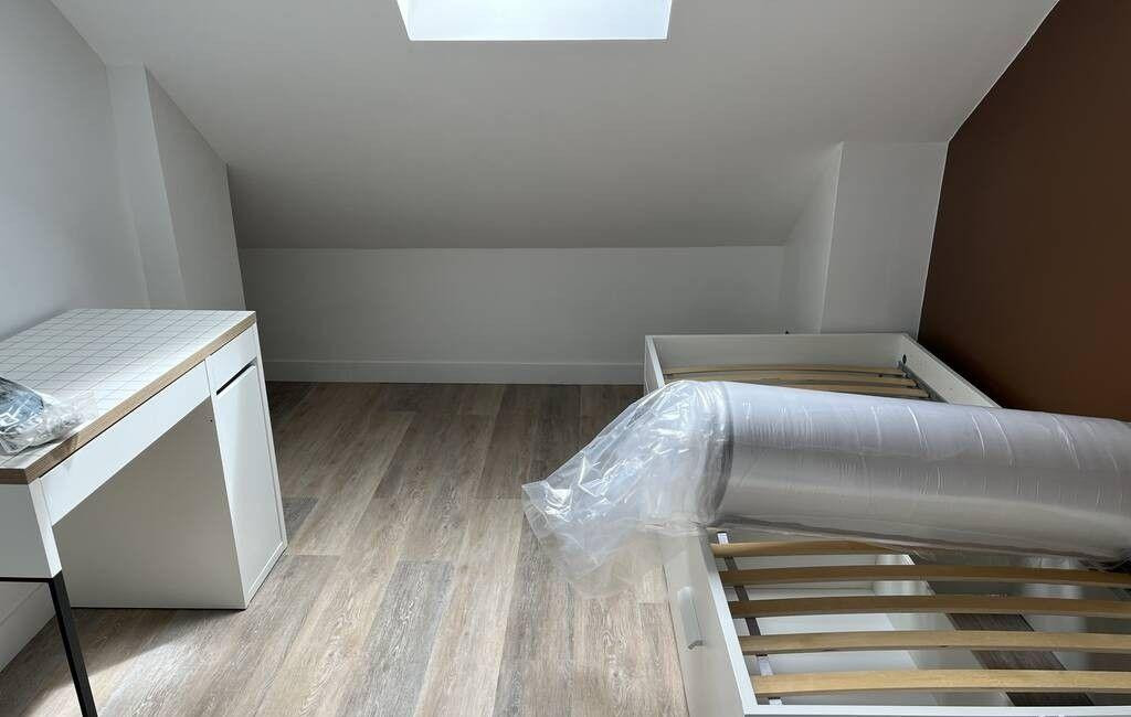 
                                                Colocation
                                                 Belle chambre dispo dans maison de ville en coloc