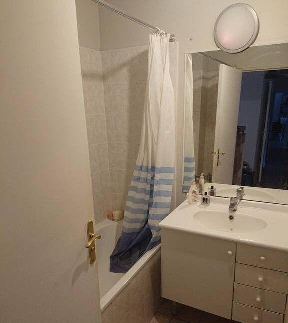 
                                                Colocation
                                                 Belle chambre en coloc 75m² avec balcon