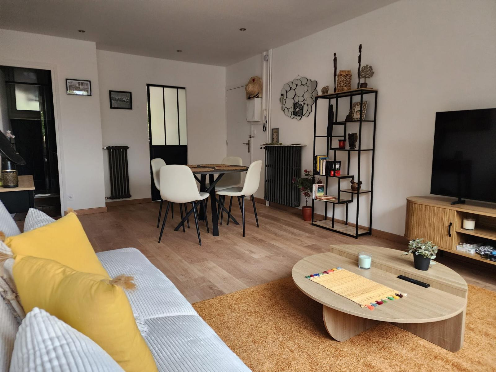 
                                                Colocation
                                                 Belle chambre en colocation dans grand appartement