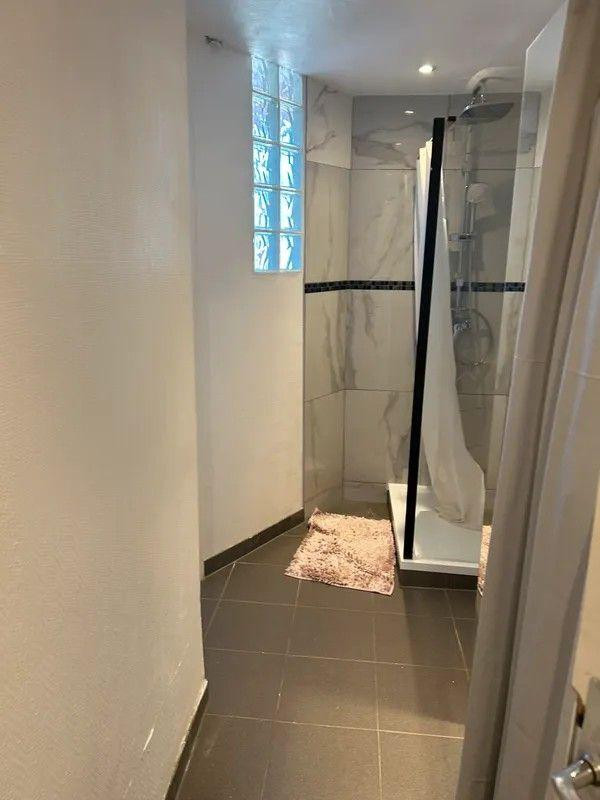 
                                                Colocation
                                                 Belle chambre entièrement meublée 16m² dans coloc