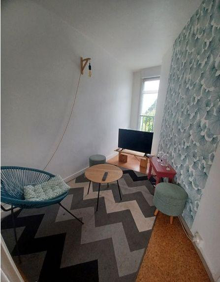 
                                                Colocation
                                                 Belle chambre meublée 10m² dans coloc 60m²