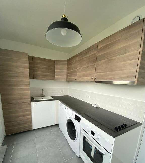 
                                                Colocation
                                                 Belle chambre meublée 10m² dans une coloc 82m²