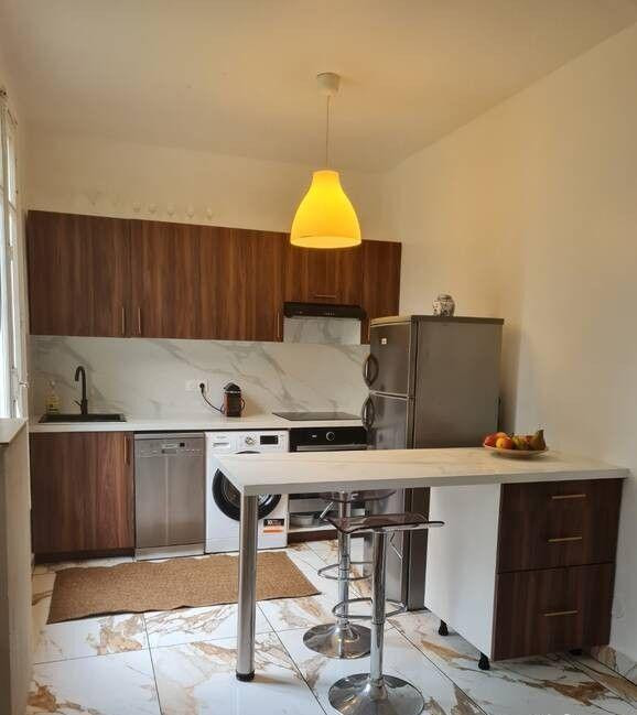 
                                                Colocation
                                                 Belle chambre meublée 12m² avec vue sur jardin