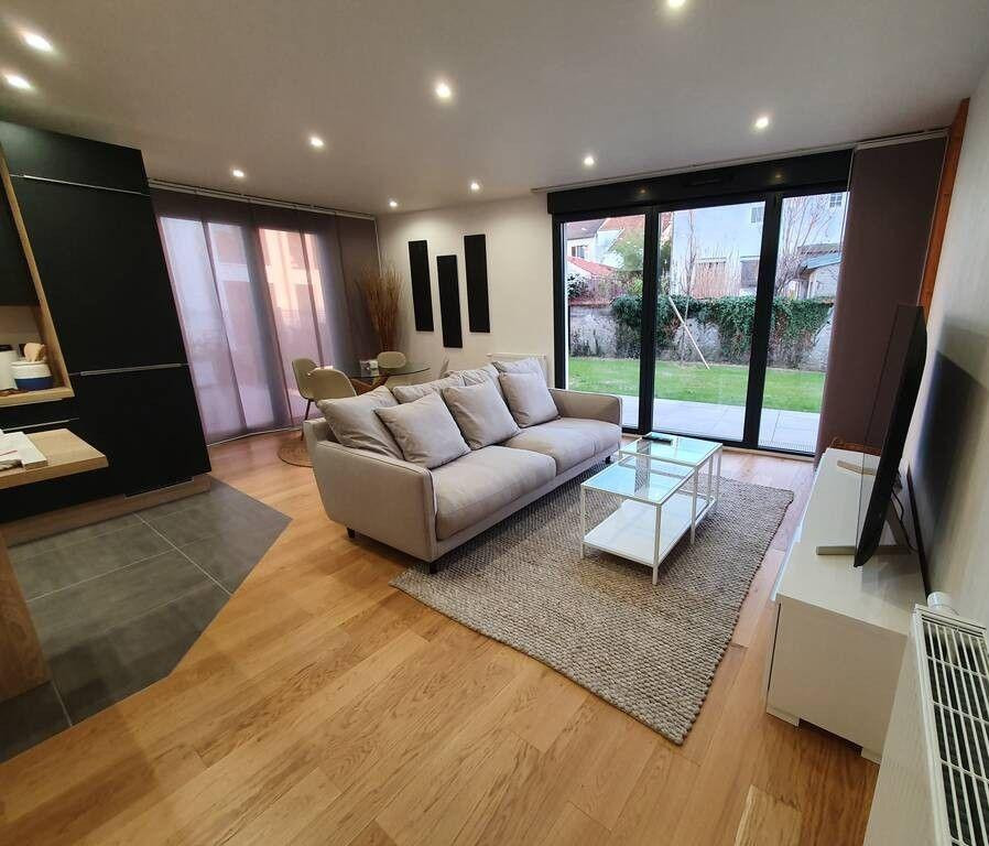 
                                                Colocation
                                                 Belle chambre meublée 12m² jardin à Noisy-Le-Grand