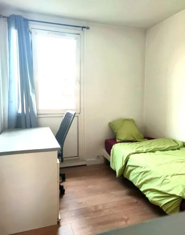 
                                                Colocation
                                                 Belle chambre meublée 75m² au calme et ensoleillé