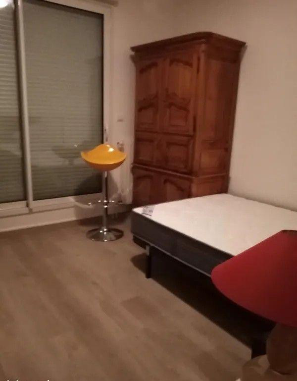 
                                                Colocation
                                                 Belle chambre meublée chez l'habitant à Rennes